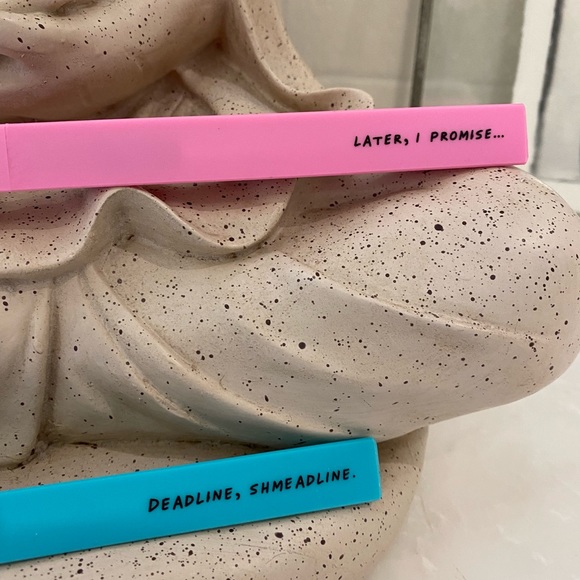 Free with purchase 🎉 3 procrastination pens I put off using! - Picture 3 of 4